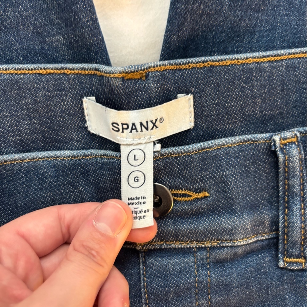 SPANX Dark Blue Flare & Wide Leg Cropped Jeans NWOT - Picture 3 of 10